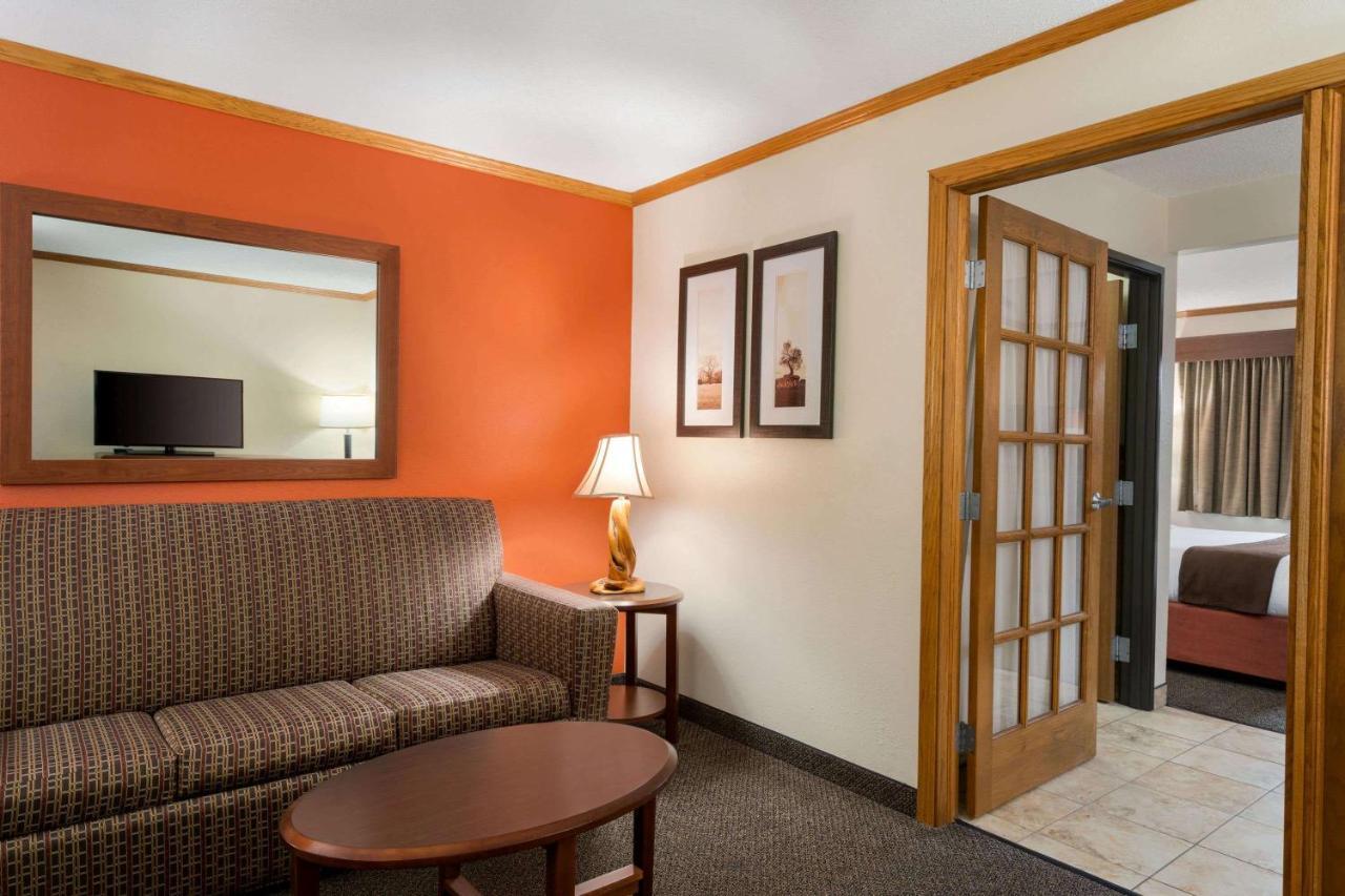 Americinn By Wyndham Virginia Экстерьер фото